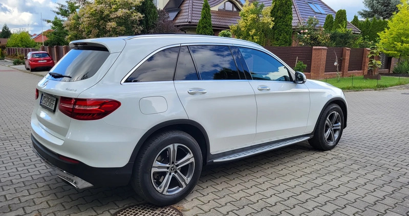 Mercedes-Benz GLC cena 153000 przebieg: 100000, rok produkcji 2017 z Szczecin małe 379